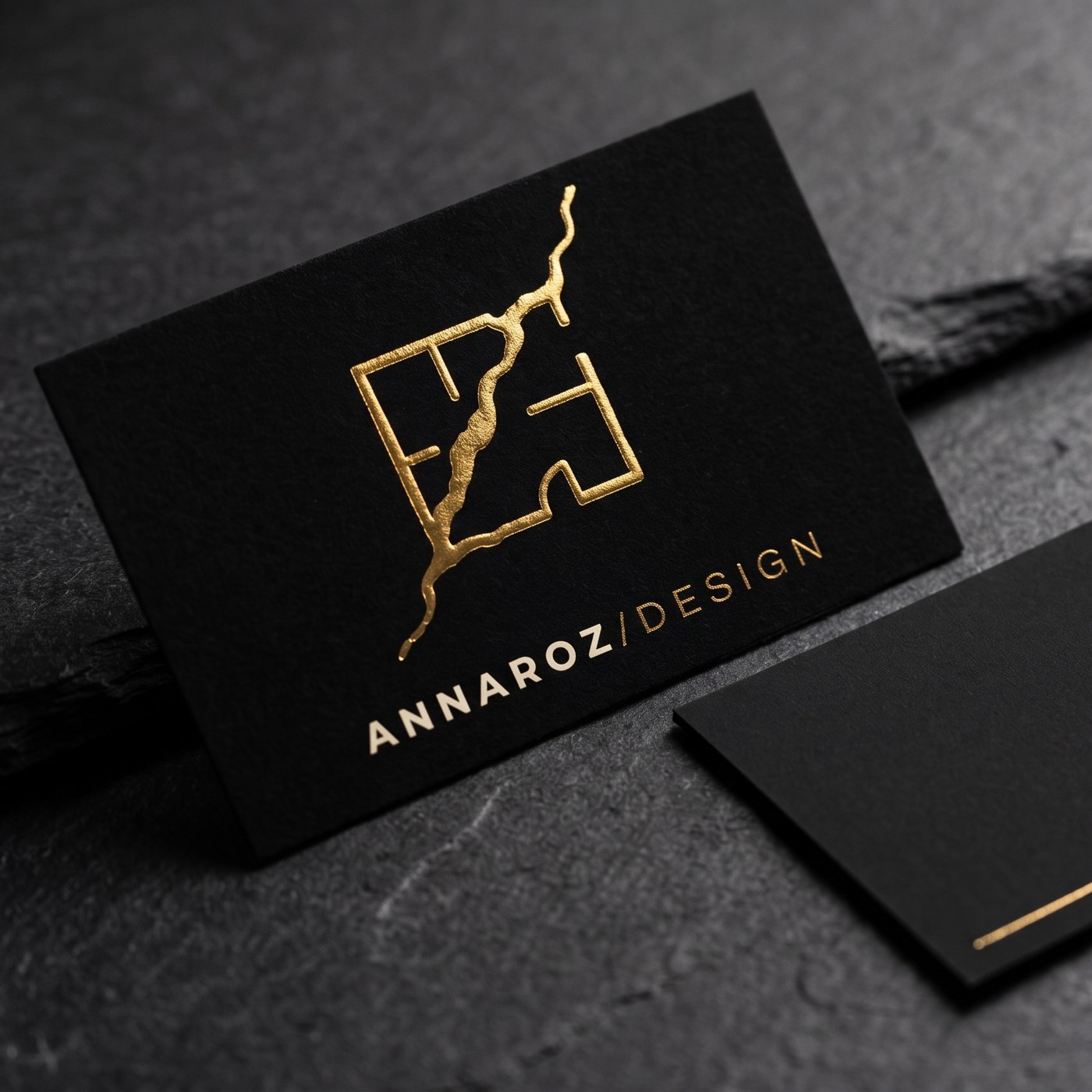 Carte de visite Annaroz Design, façonnage or à chaud sur papier noir